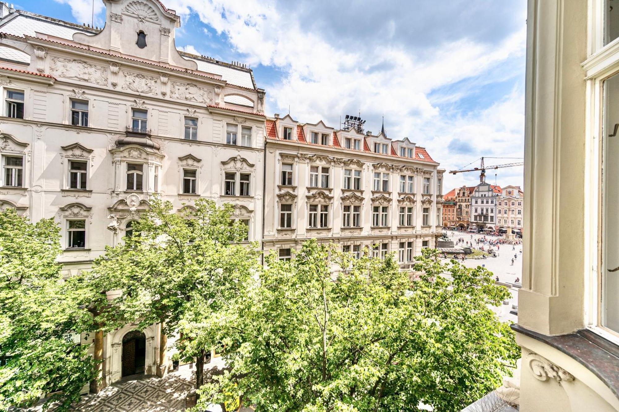 The Old Town Square & Parizska Apartments Prag Exteriör bild